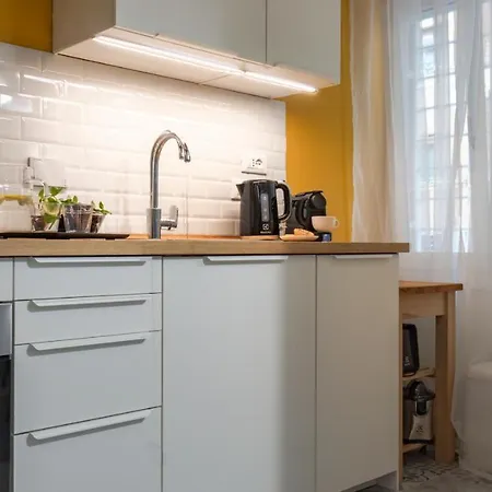 Iris - Close To Vatican Museums